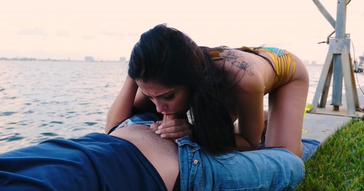 Bokep Abg Galau Mesum Di Pinggir Pantai