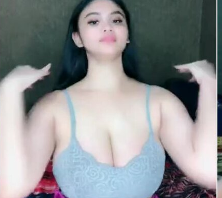 Belahan Susu Kylie Bikin Pascol Semangat