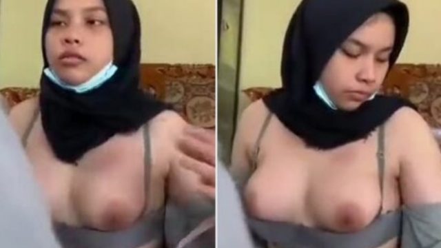 Ueenak Remes Tetek Hijab Birahi