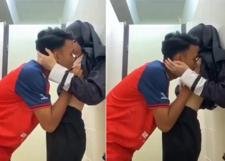 Si Jilbab Sama Pacar Di Toilet
